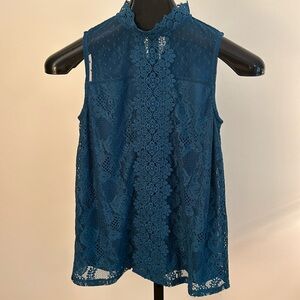 Cable and Gauge lace sleeveless top